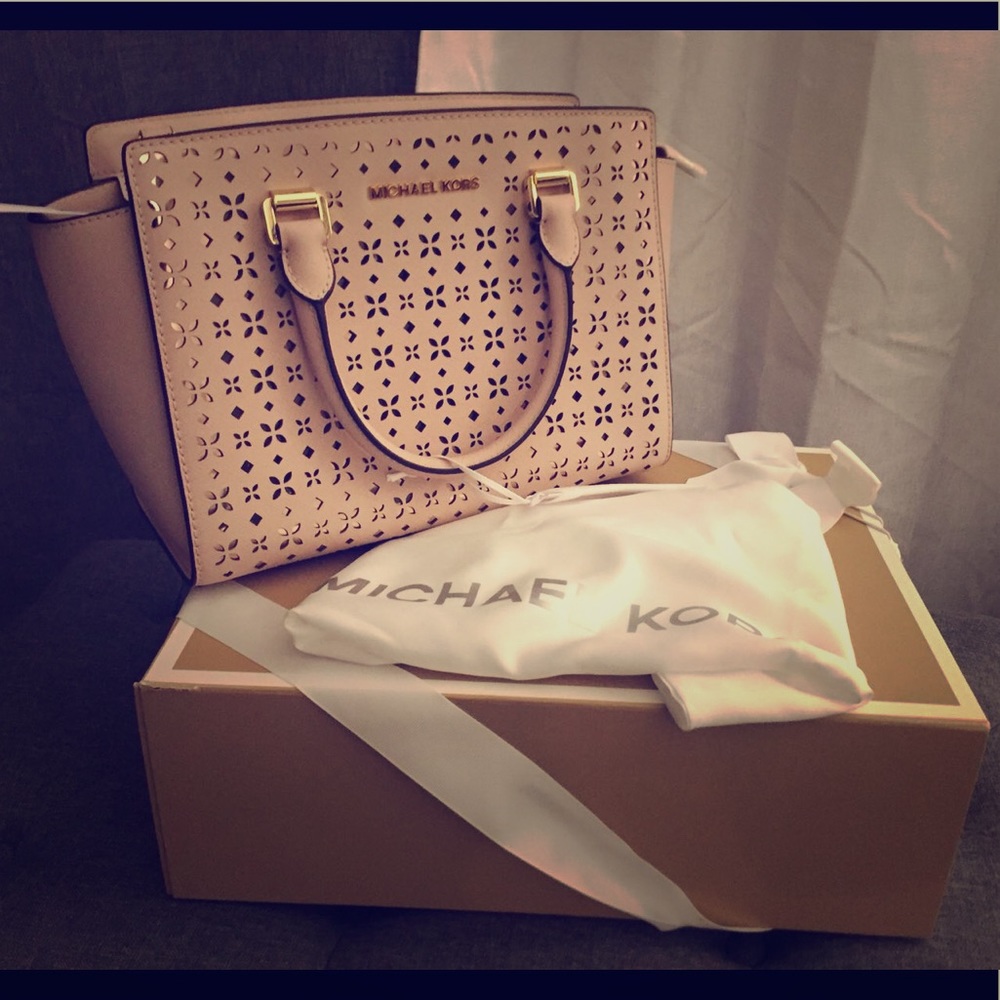 Michael Kors Selma Medium Top Zip Leather Handbag